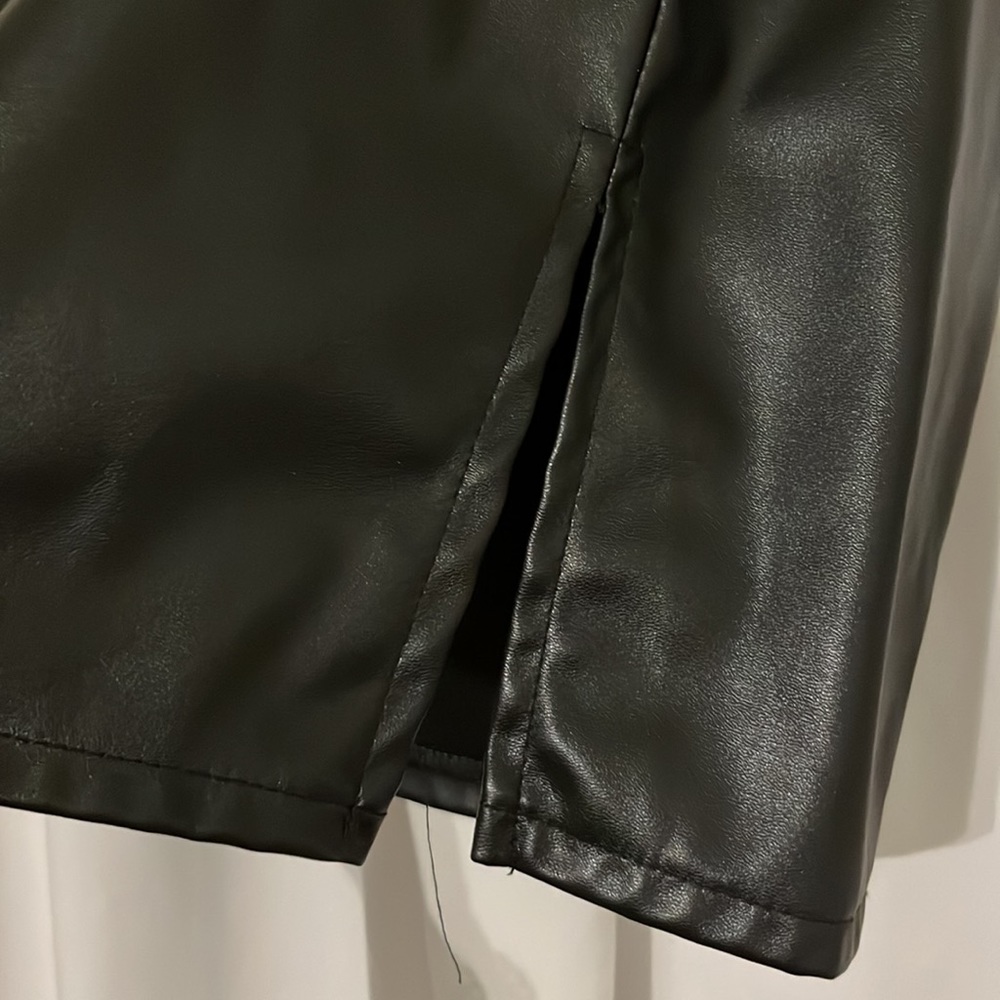 Windsor Black Leather Skirt - Picture 2 of 3